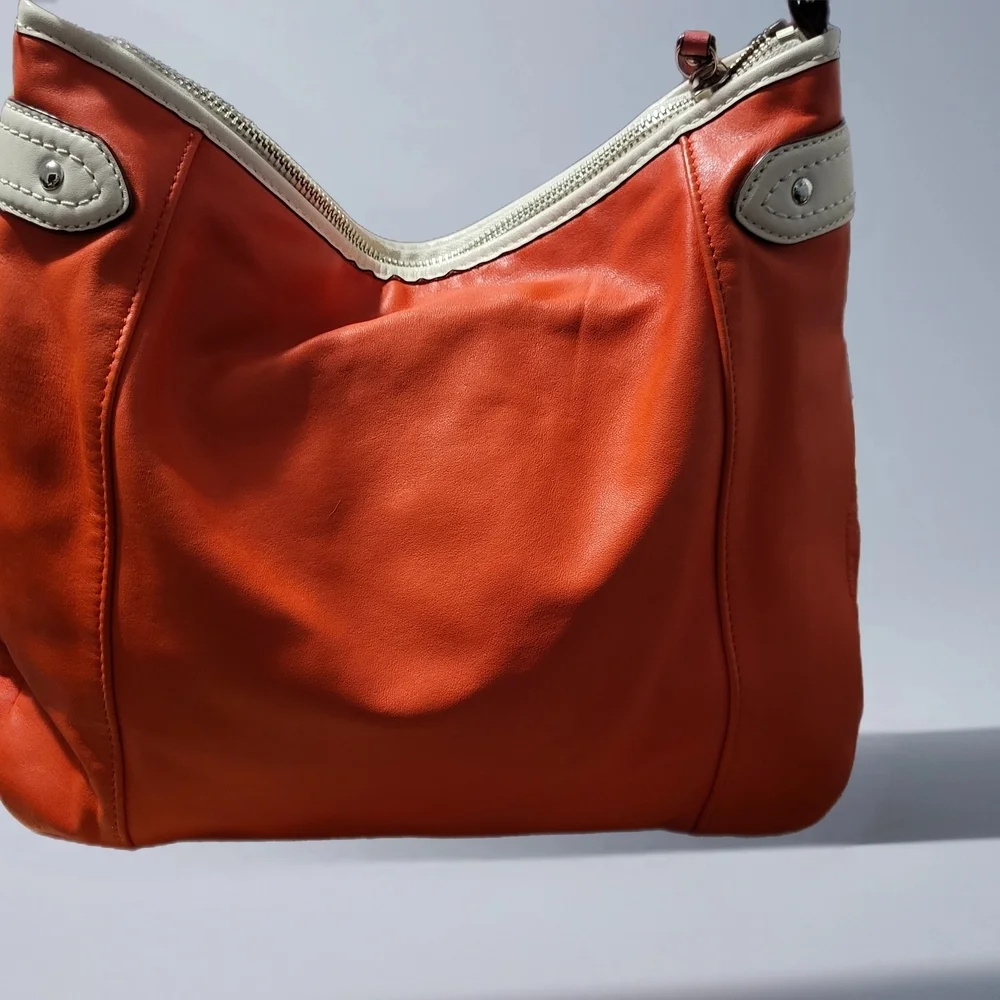 Coach Daisy Spectator Leather Convertible Hobo Bag.
